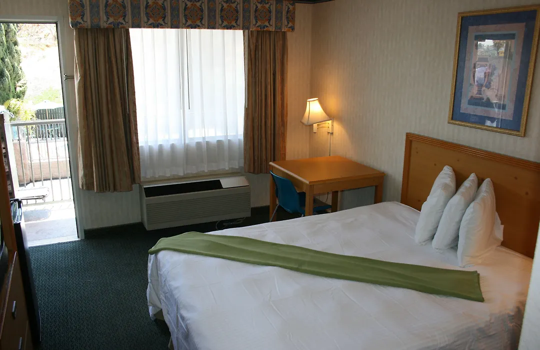 Bay Inn And Suites San Diego-1